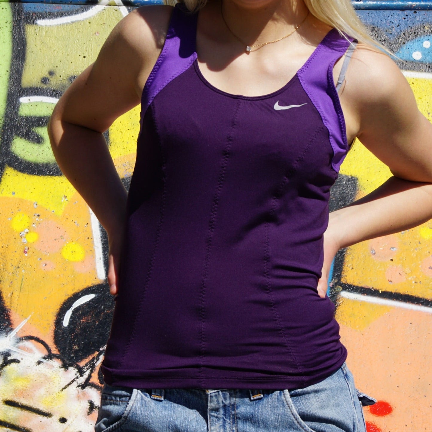 Lila Nike Top